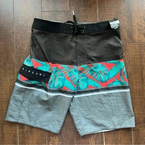 Rip Curl Stripe Board Shorts with pocket 28 NWT